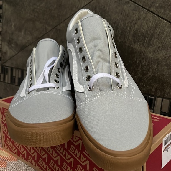 Vans WMNS Old Skool
(Gum) High Rise/True Wht
VN0A3WKT3ZC Sneakers - Picture 8 of 16